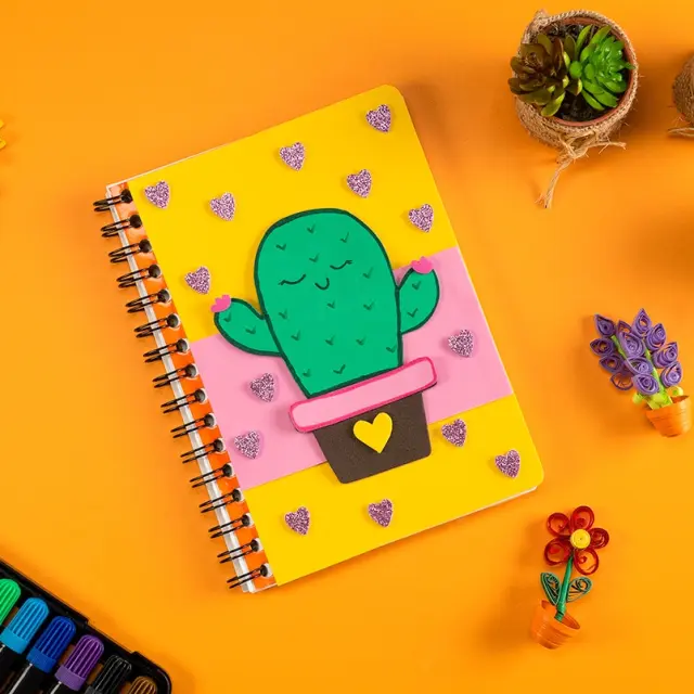 Regreso a clases: forro para cuaderno en forma de cactus