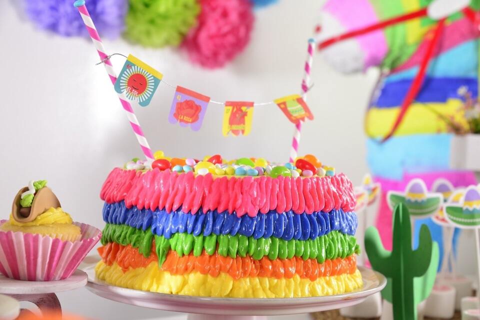 Pastel Piñata