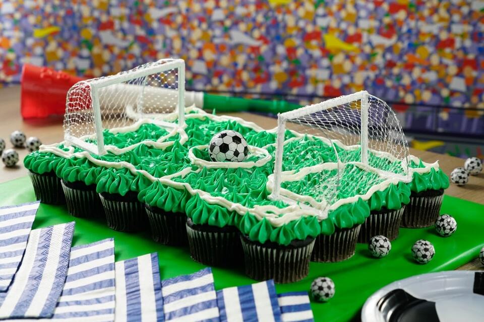 Pastel de Cupcakes de Cancha de Futbol