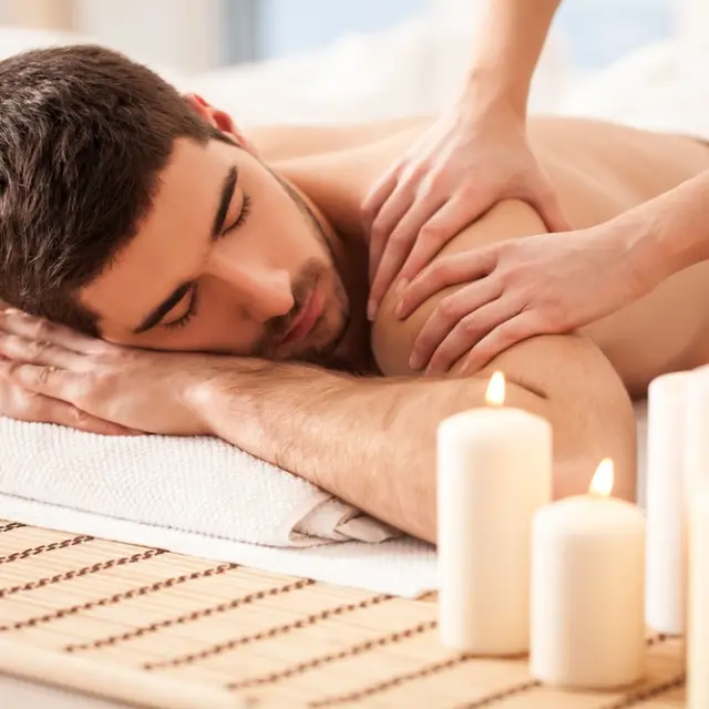 Cómo se da masaje en la espalda