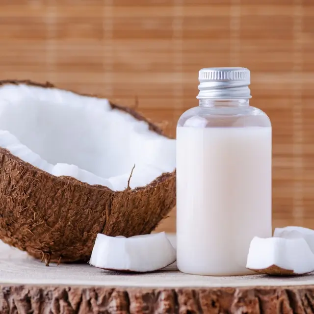 Cuidado del cabello: shampoo de leche de coco para que el cabello brille