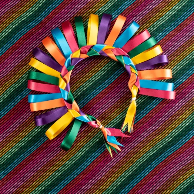 campana Docenas mientras tanto Fiestas patrias: diadema de muñeca mexicana con trenzas de colores