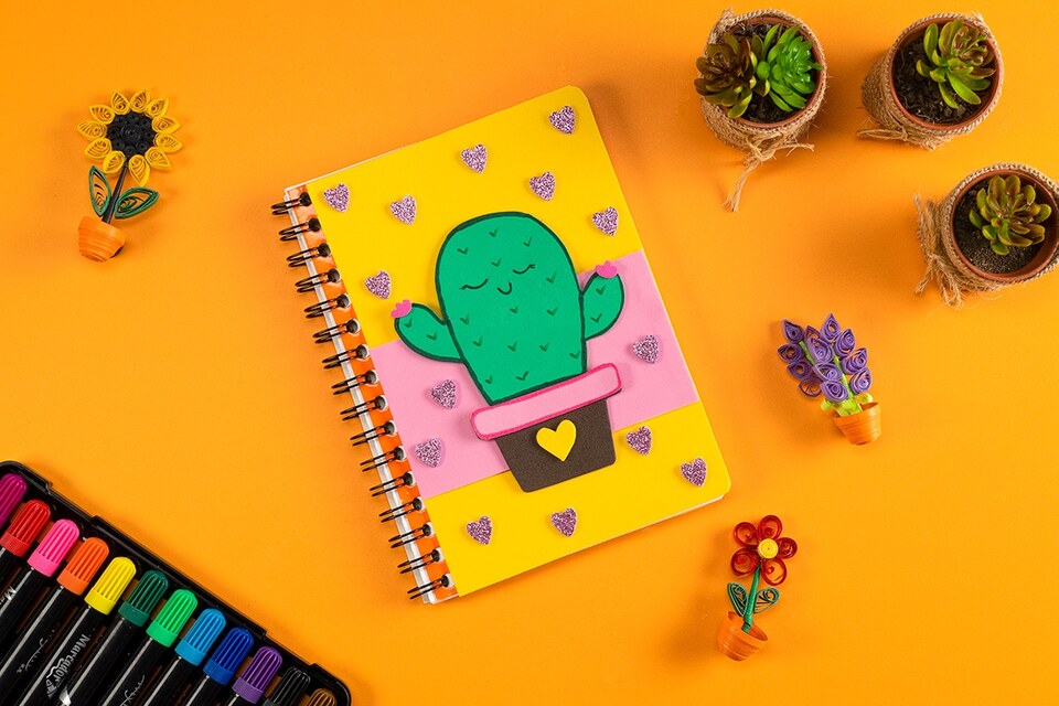 Regreso a clases: forro para cuaderno en forma de cactus