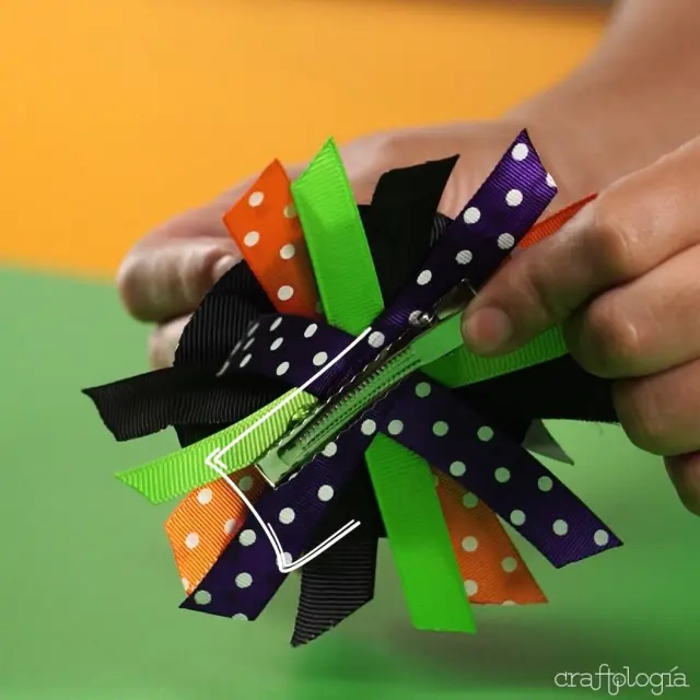 Cómo hacer moño de brujita para halloween Cómo hacer moño de brujita para halloween